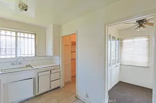10956 S Western Ave, Los Angeles, CA 90047 - Photo 8