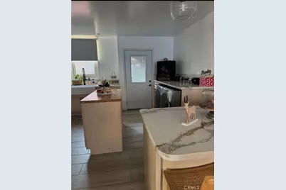 819 W 102nd St, Los Angeles, CA 90044 - Photo 8