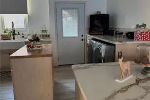 819 W 102nd St, Los Angeles, CA 90044 - Photo 10