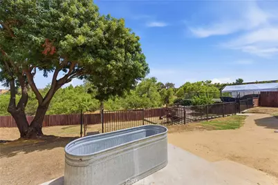 1437 W I, Wilmington, CA 90744 - Photo 30