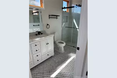 20329 Stagg Street, Winnetka, CA 91306 - Photo 22