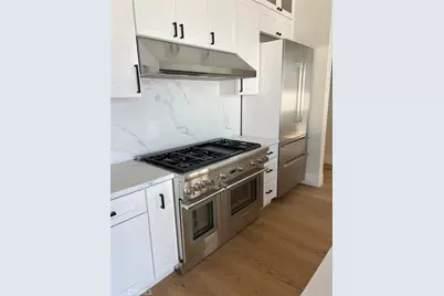 20329 Stagg Street, Winnetka, CA 91306 - Photo 2