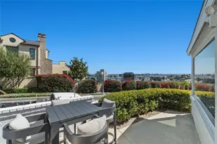 233 Santa Ana, Newport Beach, CA 92663 - Photo 32