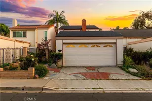 54 Willow Tree, Irvine, CA 92612 - Photo 2