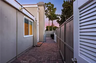 19510 Sandcastle Ln, Huntington Beach, CA 92648 - Photo 2