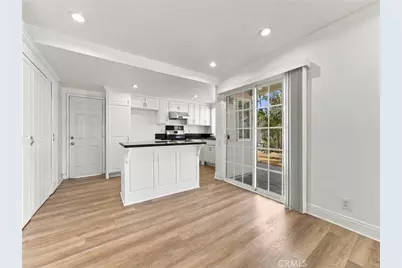 330 W Devonshire Drive, Oxnard, CA 93030 - Photo 8