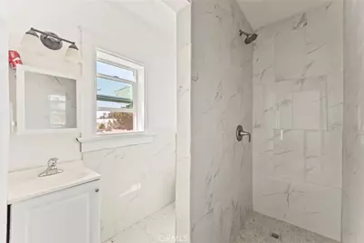 2320 W 25th, Los Angeles, CA 90018 - Photo 16