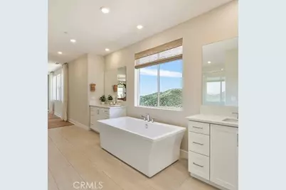 29798 Camino La Cumbre, Valencia, CA 91354 - Photo 16