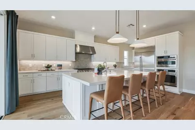 29798 Camino La Cumbre, Valencia, CA 91354 - Photo 2