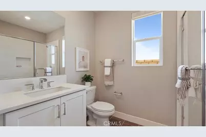 29762 Camino La Cumbre, Valencia, CA 91354 - Photo 14
