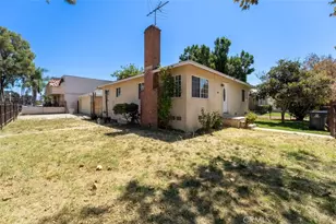 2101 S Sycamore, Santa Ana, CA 92707 - Photo 2