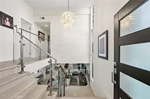 526 Vista Grande, Newport Beach, CA 92660 - Photo 2