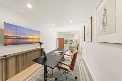 2927 Park Center, Los Angeles, CA 90068 - Photo 16