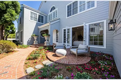 18 Hillsdale, Newport Beach, CA 92660 - Photo 2