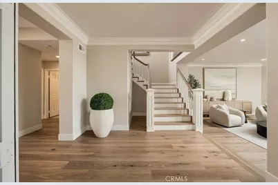 18 Hillsdale, Newport Beach, CA 92660 - Photo 4