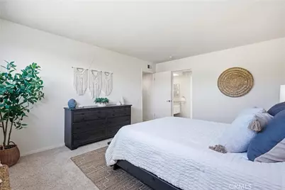 17372 Mira Loma Circle, Huntington Beach, CA 92647 - Photo 28