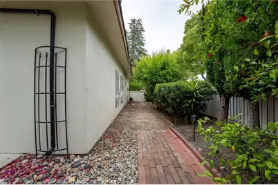 20 Norton St, Irvine, CA 92612 - Photo 30