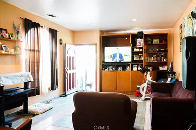 649 S Vancouver Avenue, Los Angeles, CA 90022 - Photo 8