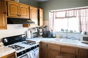 649 S Vancouver Ave, Los Angeles, CA 90022 - Photo 22