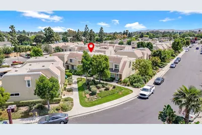 15 Brookfield, Irvine, CA 92604 - Photo 2