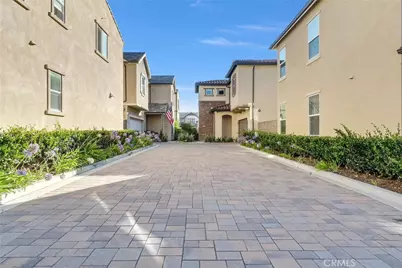 1164 Portola Oaks Dr, Lake Forest, CA 92610 - Photo 2