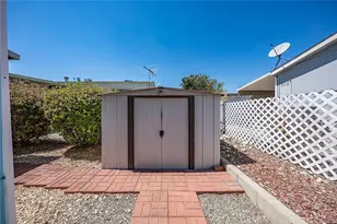 200 W San Bernardino Ave, Rialto, CA 92376 - Photo 42