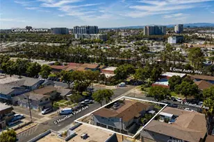 306 E Wakefield, Anaheim, CA 92802 - Photo 4