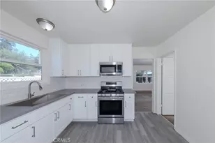 10318 Loch Lomond, Whittier, CA 90606 - Photo 2