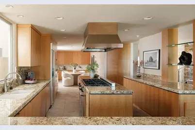 12 Harbor Island, Newport Beach, CA 92660 - Photo 18