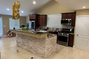 880 Tupelo Wood Ct, Newbury Park, CA 91320 - Photo 2