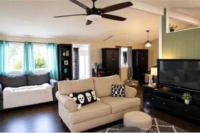 80 Huntington #513, Huntington Beach, CA 92648 - Photo 2