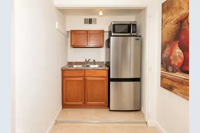 11751 Hortense, Valley Village, CA 91607 - Photo 36