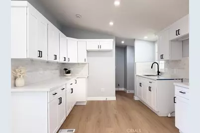 301 Duke Lane #16, Santa Ana, CA 92704 - Photo 10