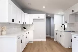301 Duke Ln, Santa Ana, CA 92704 - Photo 10