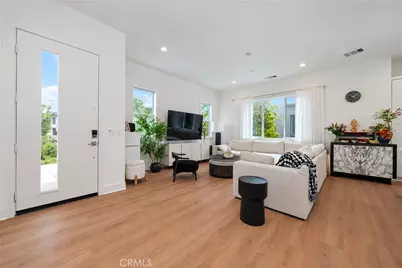 107 Sawbuck, Irvine, CA 92618 - Photo 2