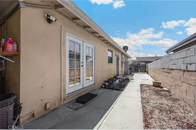 12205 S Halldale, Los Angeles, CA 90047 - Photo 32
