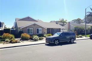 7282 La Mancha Cir, Huntington Beach, CA 92647 - Photo 2