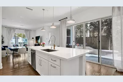 111 Frame, Irvine, CA 92618 - Photo 6