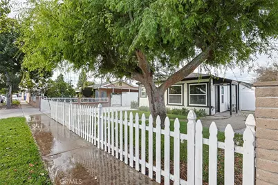 122 N Bewley Street, Santa Ana, CA 92703 - Photo 2