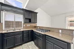37620 Robin Ln, Palmdale, CA 93550 - Photo 10