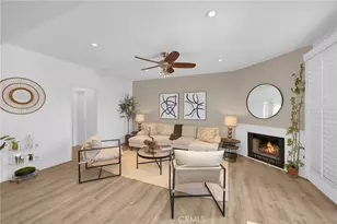 6540 Hayvenhurst Ave, Lake Balboa, CA 91406 - Photo 2