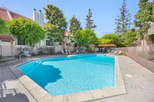 6540 Hayvenhurst Ave, Lake Balboa, CA 91406 - Photo 18