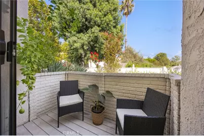 6540 Hayvenhurst Avenue #35, Lake Balboa, CA 91406 - Photo 8