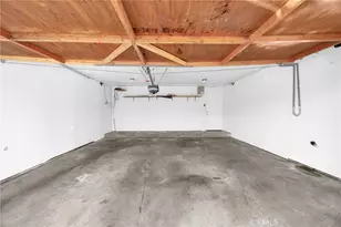 6540 Hayvenhurst Ave, Lake Balboa, CA 91406 - Photo 22