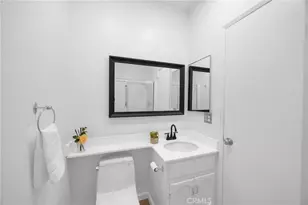 6540 Hayvenhurst Ave, Lake Balboa, CA 91406 - Photo 26