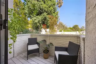 6540 Hayvenhurst Ave, Lake Balboa, CA 91406 - Photo 4