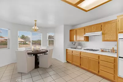 11281 Anaconda Avenue, Victorville, CA 92392 - Photo 16
