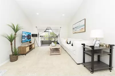 306 Streamwood, Irvine, CA 92620 - Photo 2