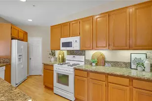 329 Rathbourne, Irvine, CA 92620 - Photo 10