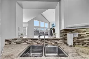 17 Camino Del Oro, Rancho Santa Margarita, CA 92688 - Photo 18